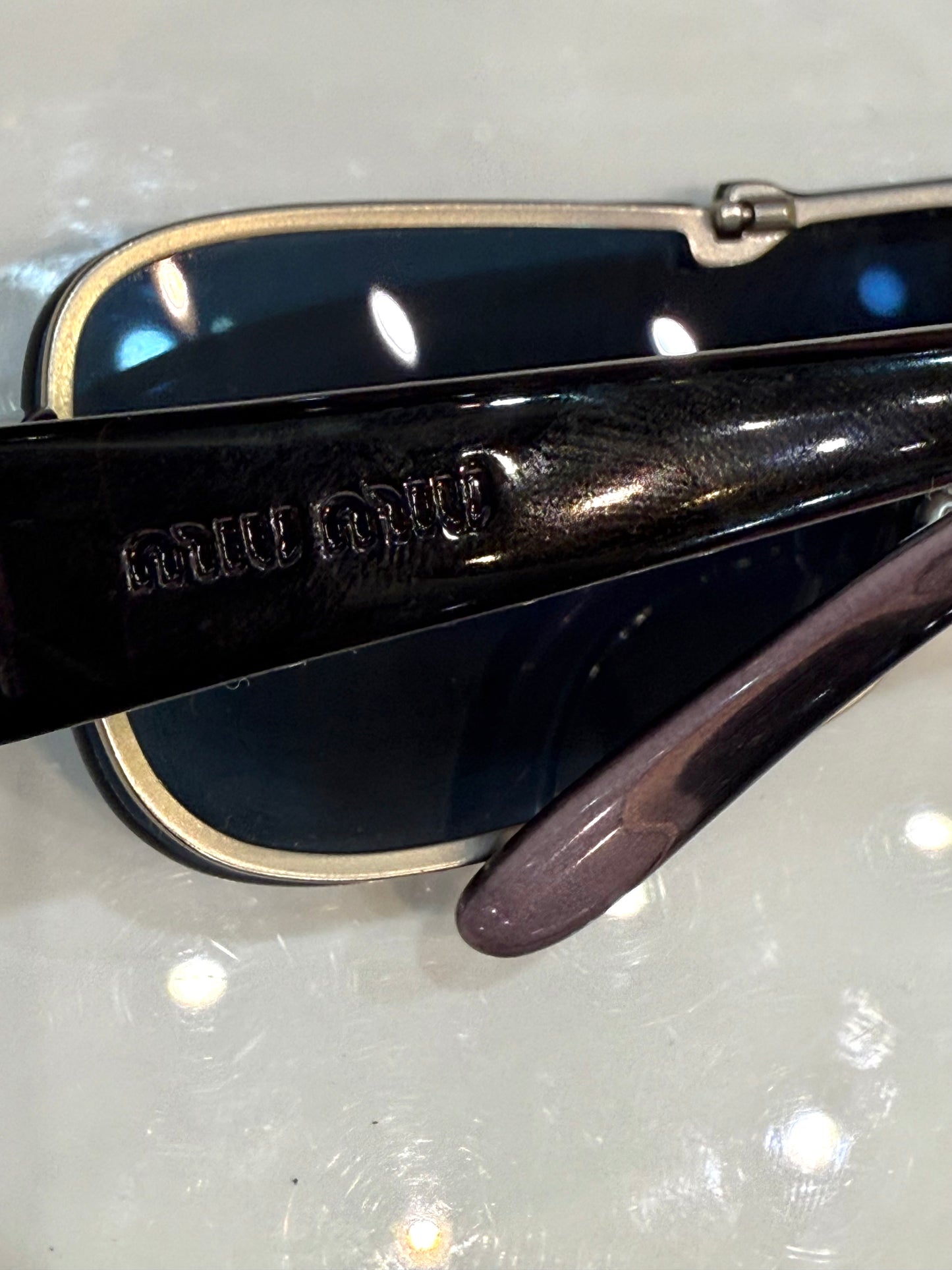 Miu Miu - vintage 2000’s - Made in Italy - clip on off