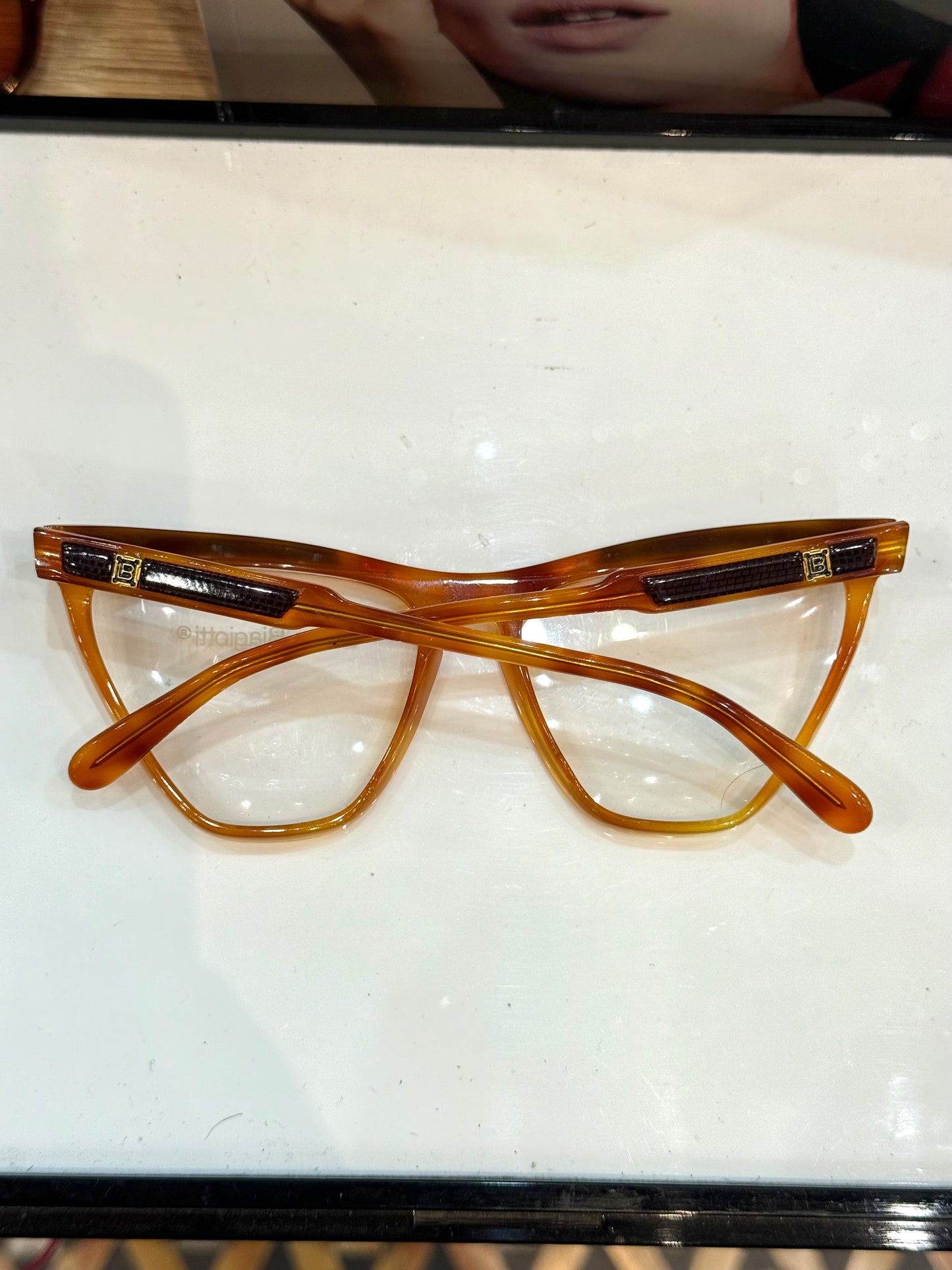 Laura Biagiotti - vintage 80’s - frame Made in Italy