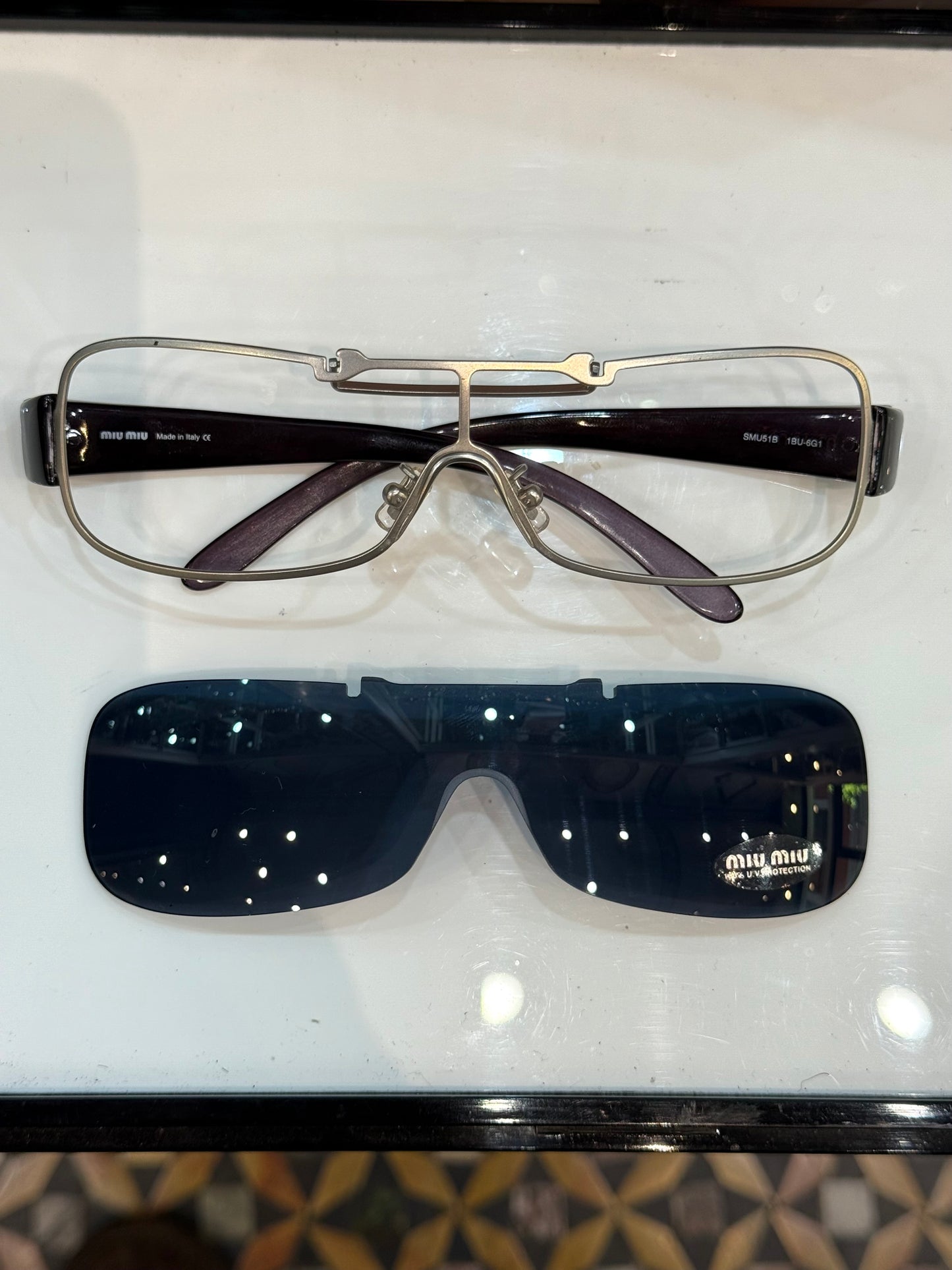 Miu Miu - vintage 2000’s - Made in Italy - clip on off