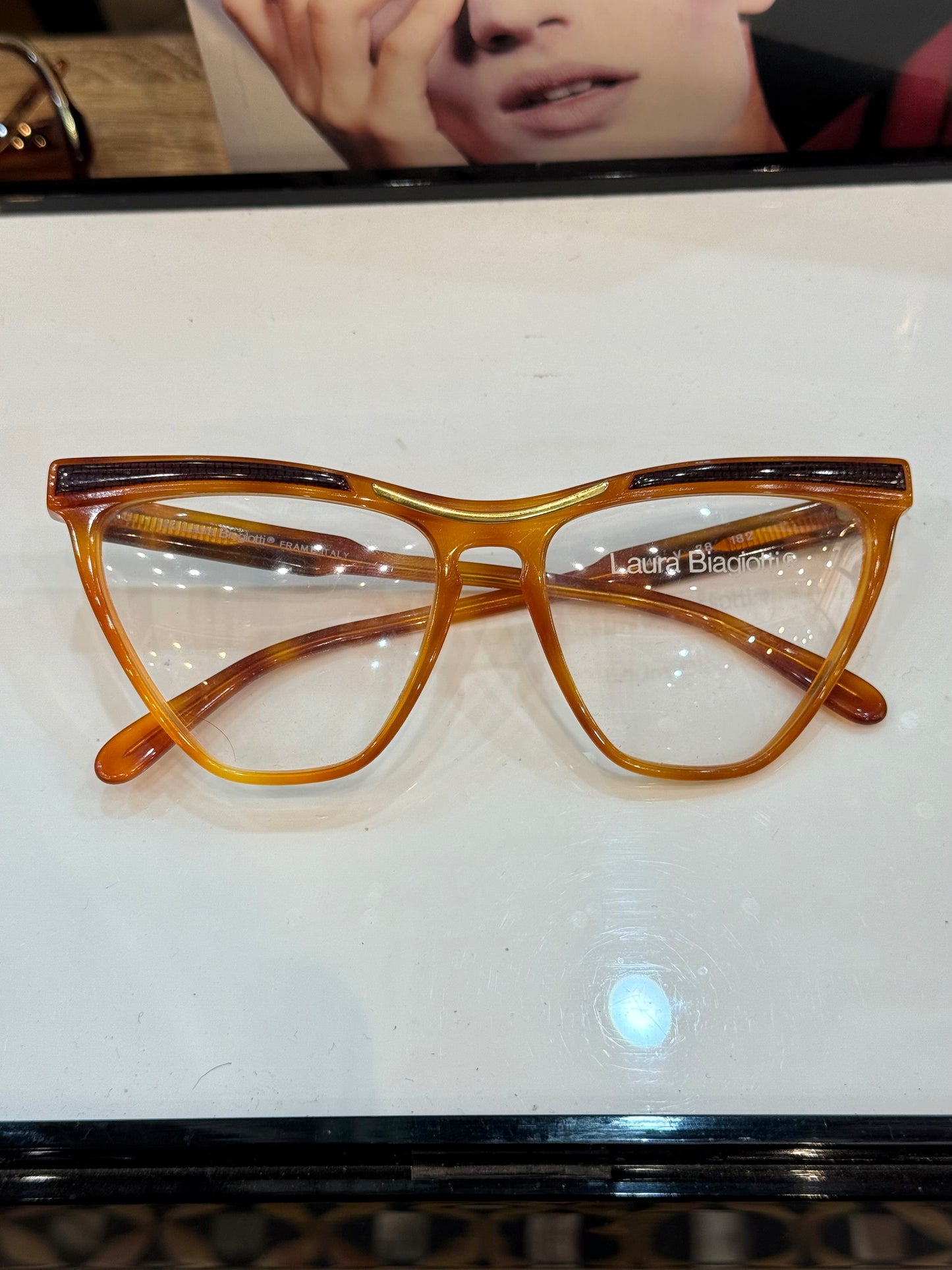 Laura Biagiotti - vintage 80’s - frame Made in Italy