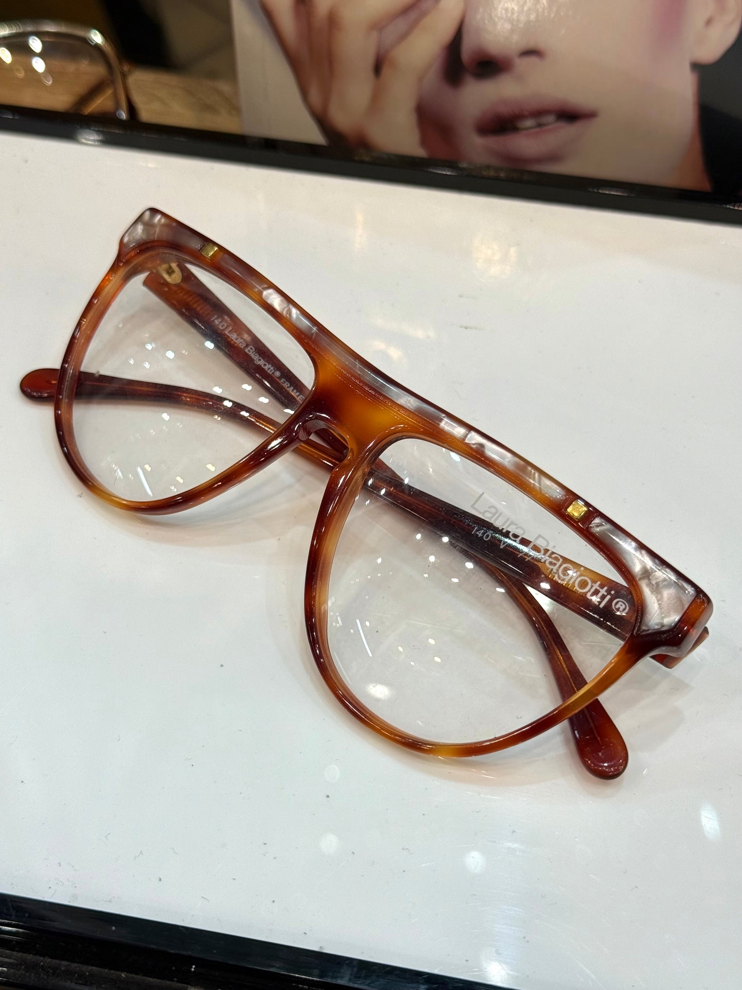 Laura Biagiotti - vintage 80’s - frame Made in Italy
