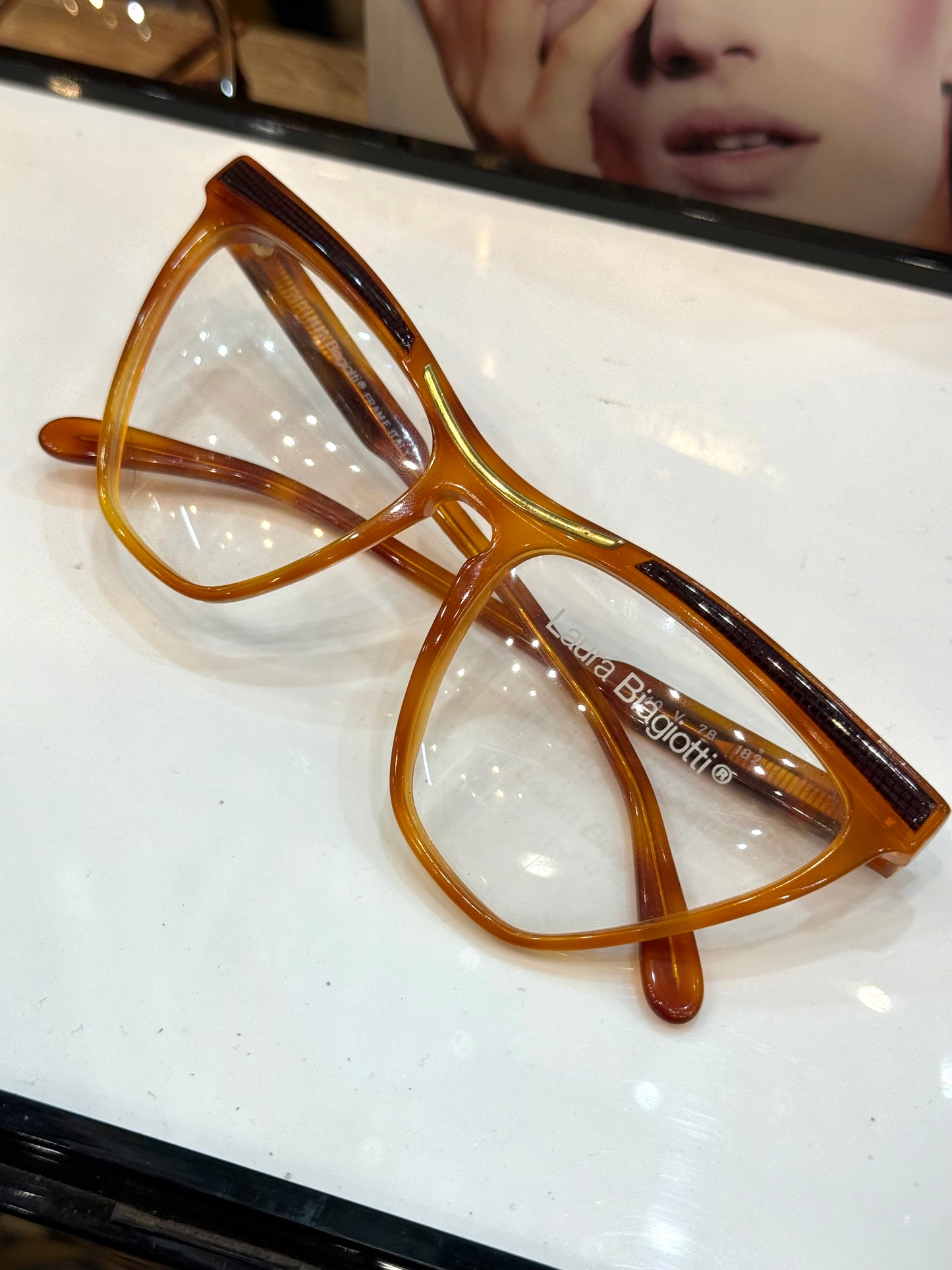 Laura Biagiotti - vintage 80’s - frame Made in Italy