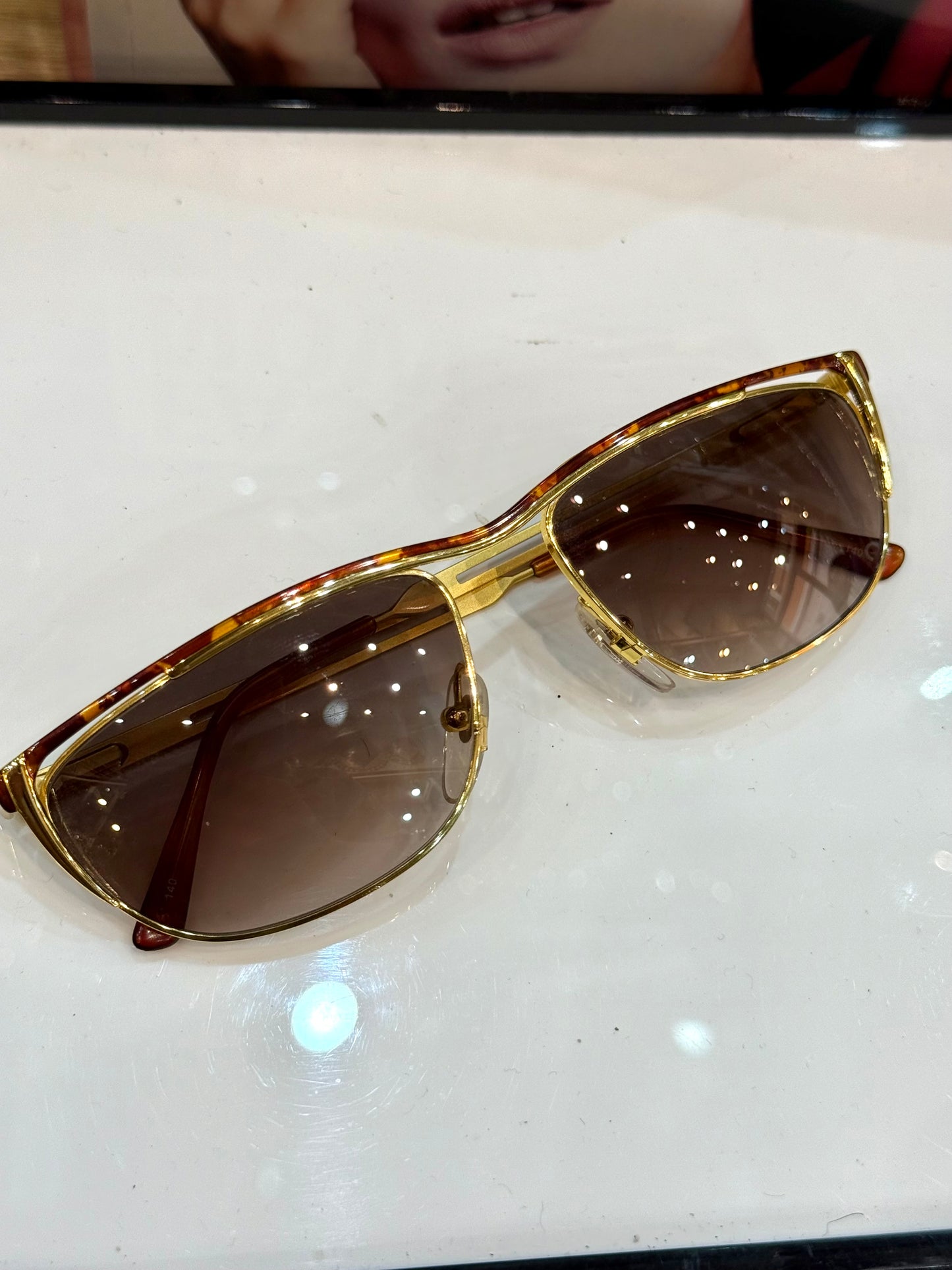 Essence - vintage 90’s - Made in Italy - Metal frame