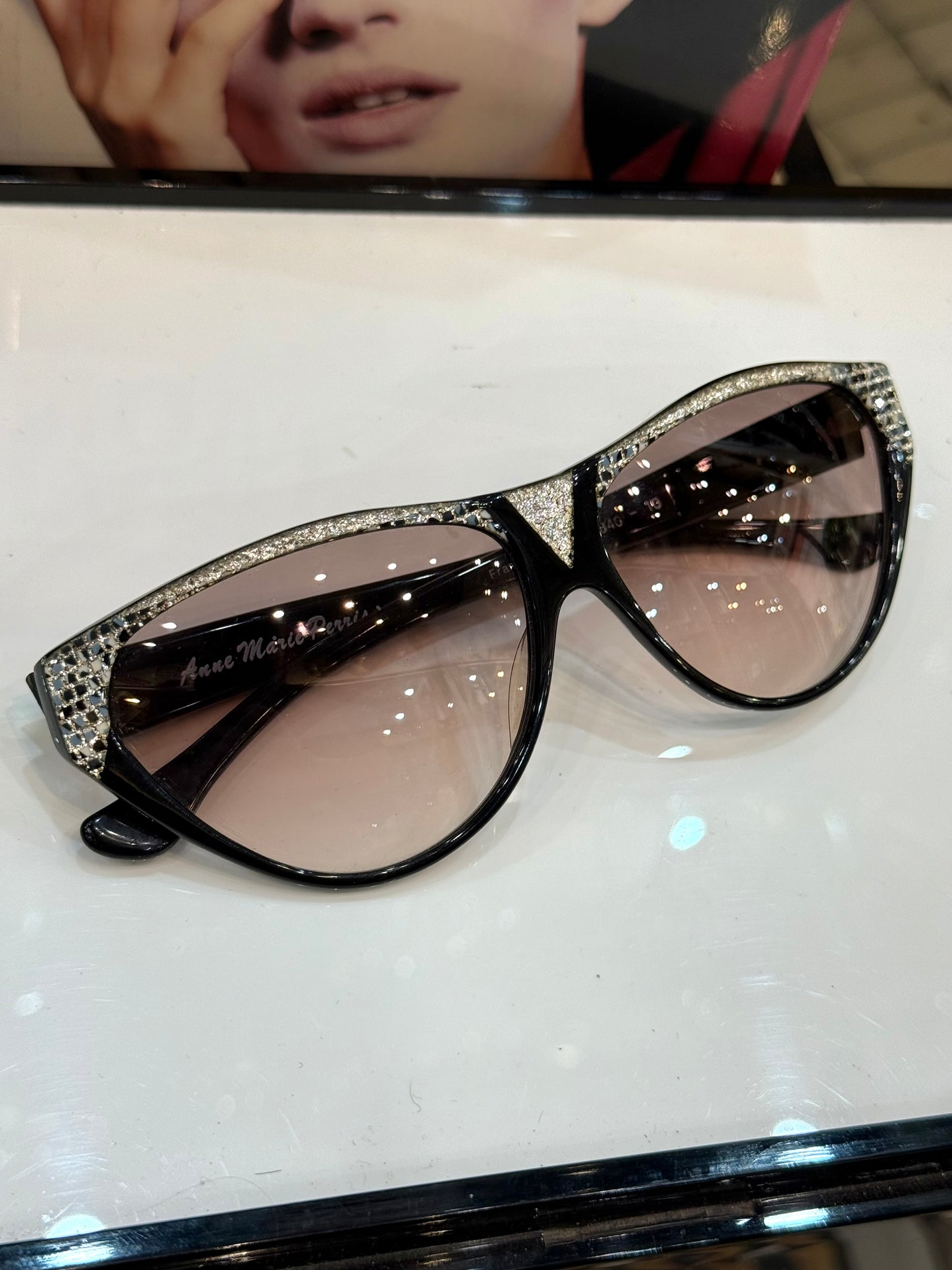 Anne Marie Perris - vintage 70’s - handmade frame - Made in Italy
