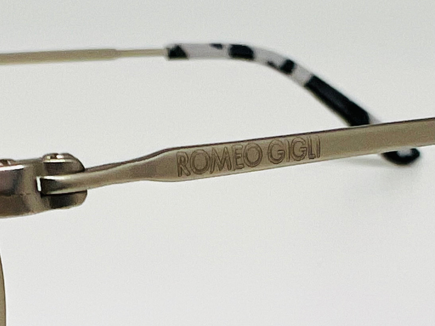 Romeo Gigli Mod.9047 Dalmata Binary edition special. Frame titanio