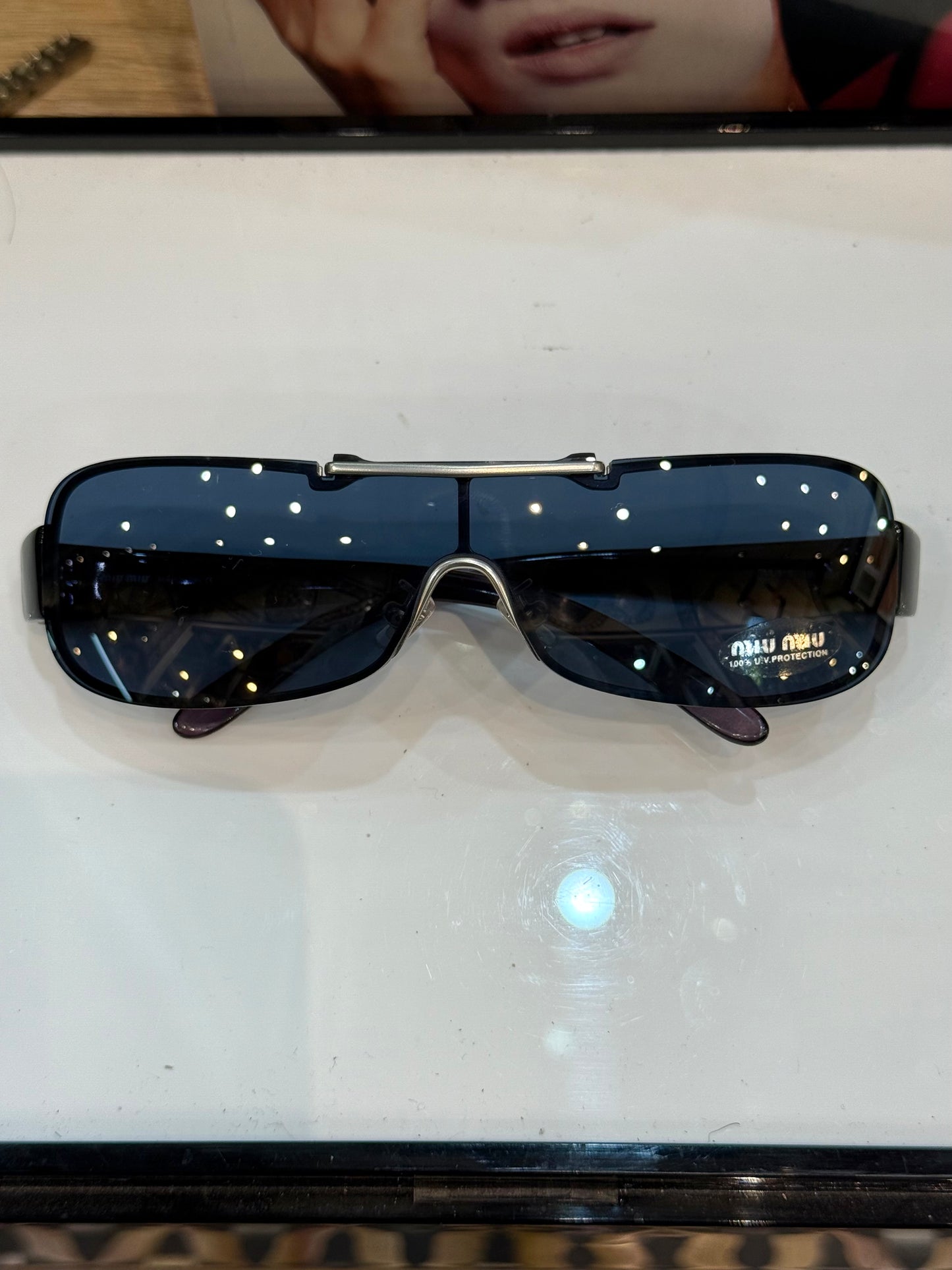 Miu Miu - vintage 2000’s - Made in Italy - clip on off