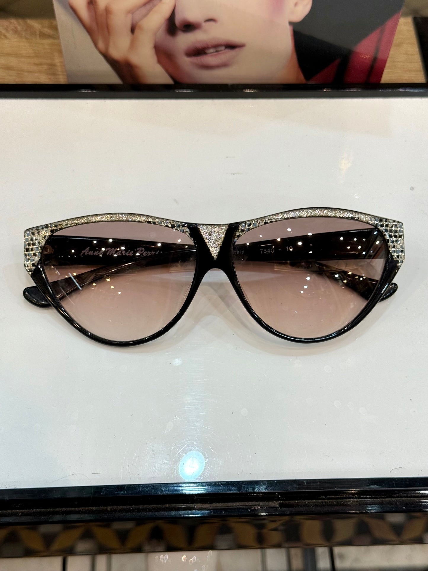 Anne Marie Perris - vintage 70’s - handmade frame - Made in Italy