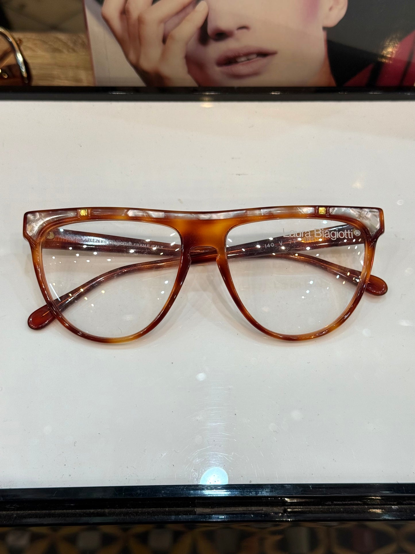 Laura Biagiotti - vintage 80’s - frame Made in Italy